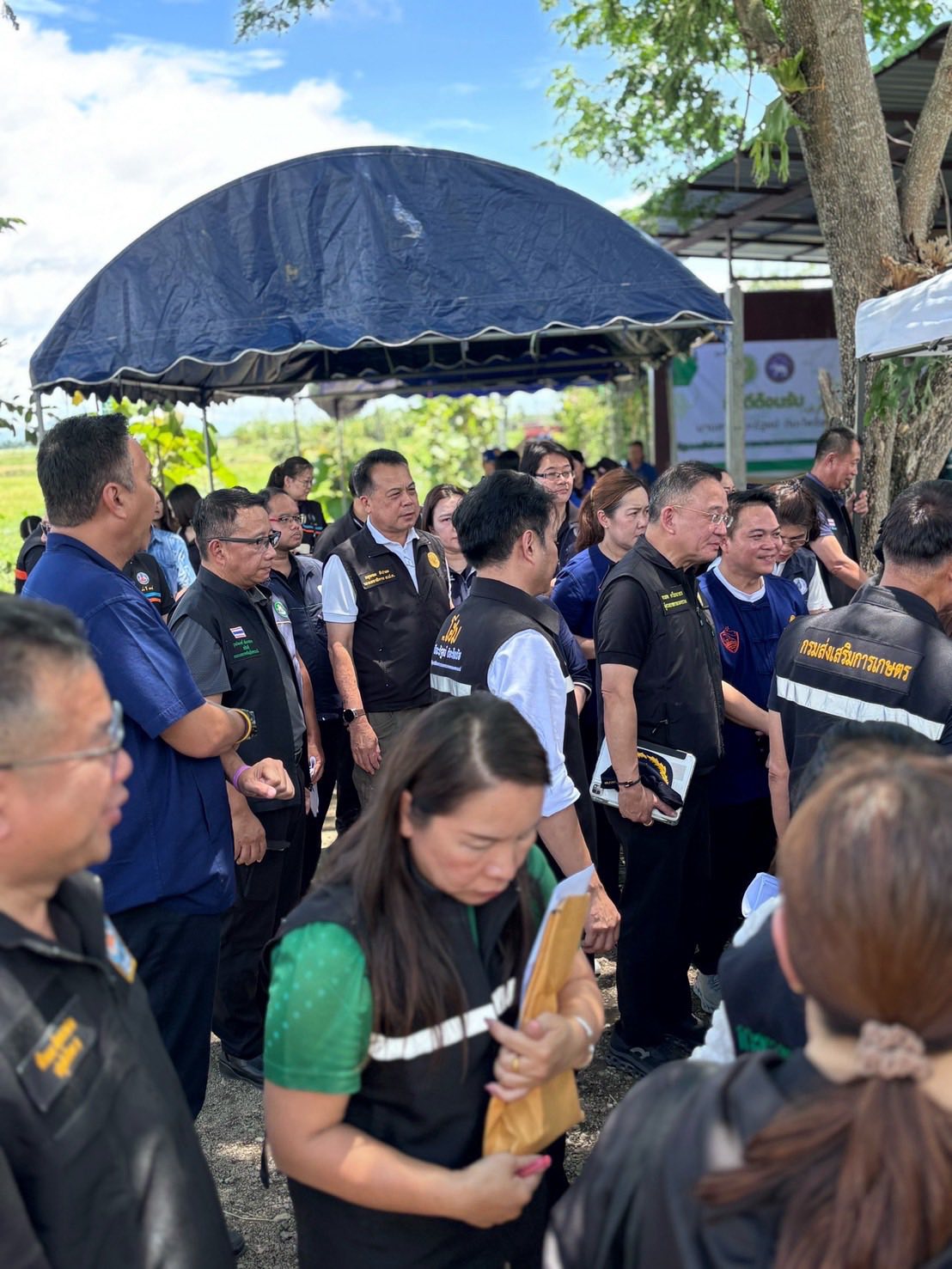 title - รองเลขาธิการ ส.ป.ก. ร่วมติดตามรัฐมนตรีช่วยว่าการกระทรวงเกษตรและสหกรณ์ (นางสาวปิยะรัฐชย์ ติยะไพรัช) ลงพื้นที่ตรวจราชการใน อำเภอแม่สาย จังหวัดเชียงราย